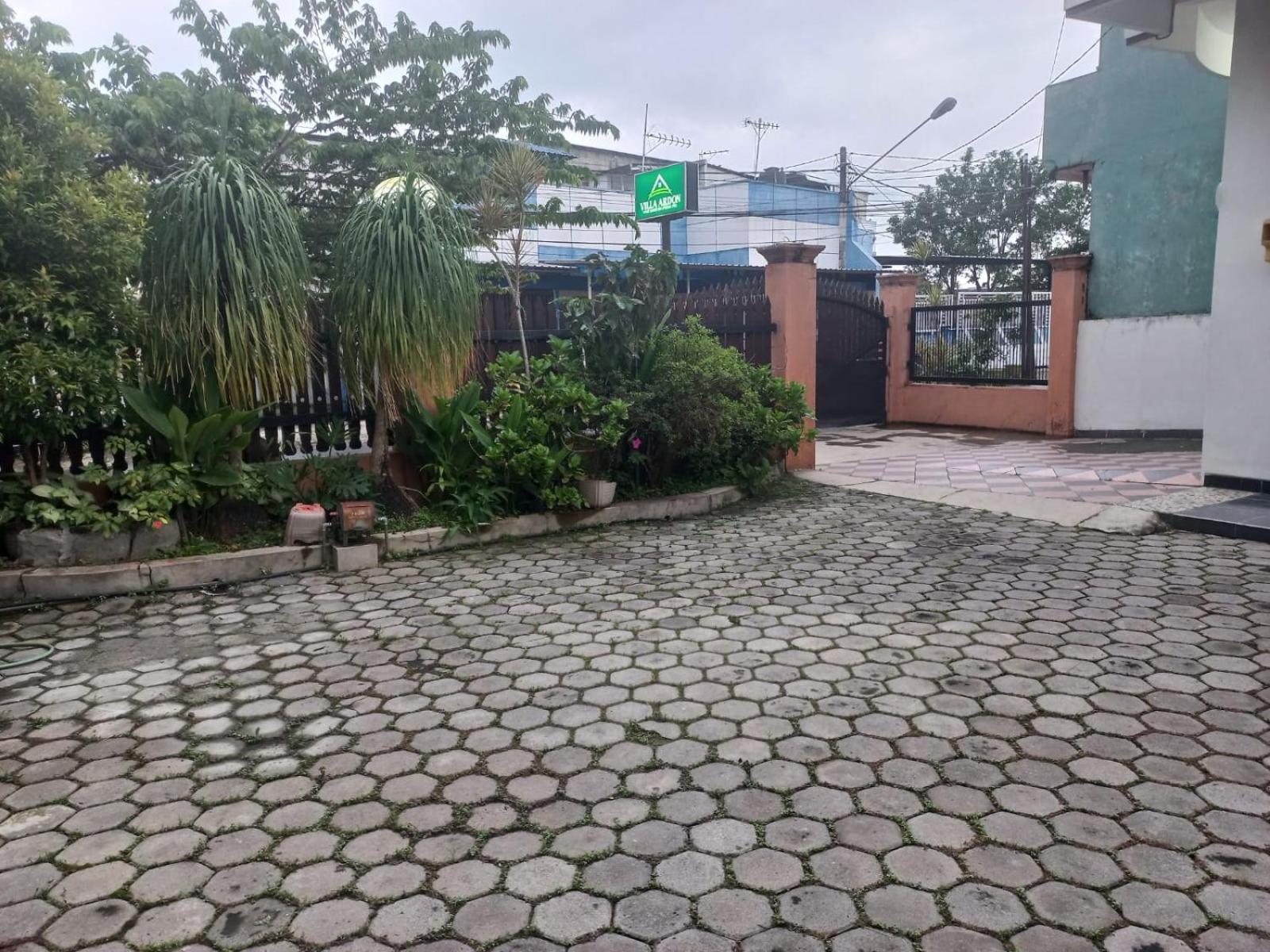 Villa Ardon Batu バトゥ エクステリア 写真